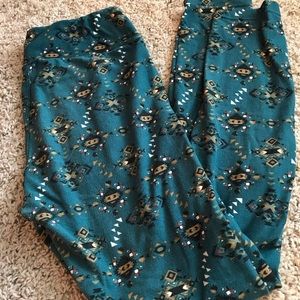 Lularoe OS leggings.